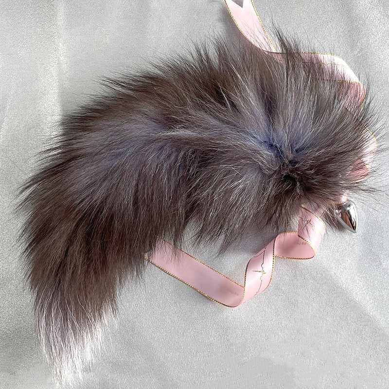 NOVICE FOX TAIL TRANSVESTITE AD005