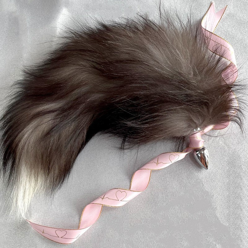 NOVICE FOX TAIL TRANSVESTITE AD005