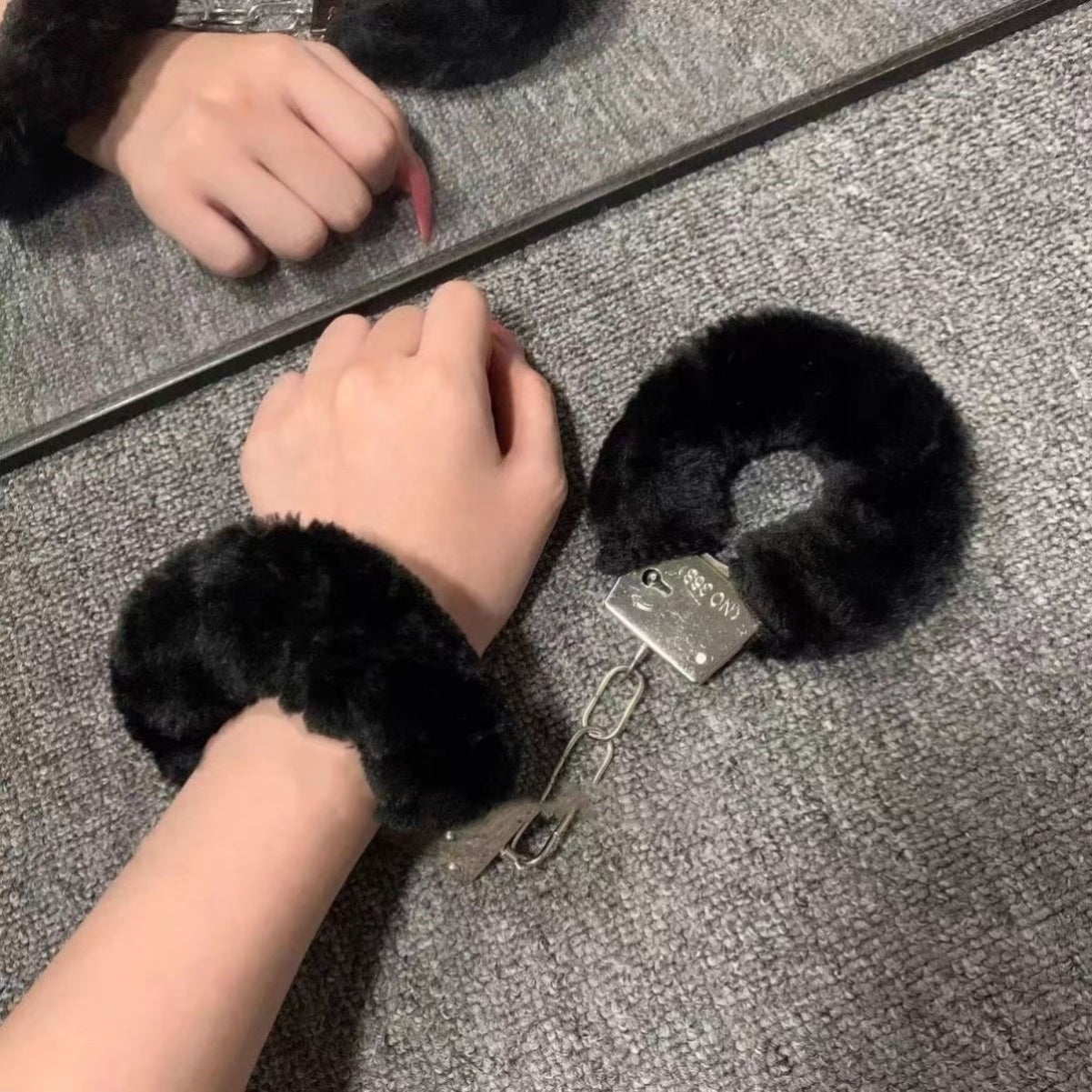 Plush handcuffs S145